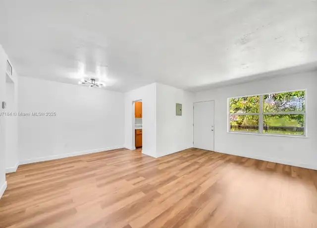 Property at 610 NE 123rd St Unit 204, North Miami, FL, 33161, 1 bed, 1 bath, [object Object]