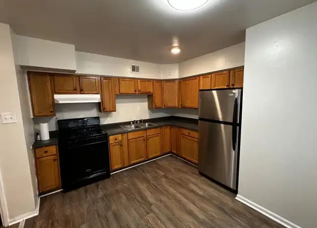 Property at 7530 S Saginaw Ave, Chicago, IL, 60649, 2 beds, 1 bath, [object Object]