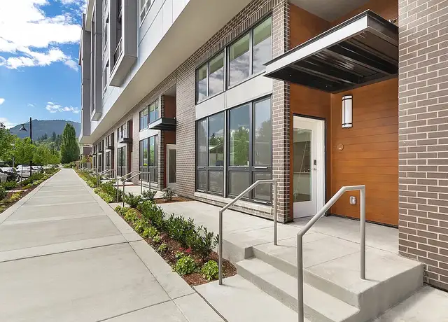 Photo of 995 7th Ave NW, Issaquah, WA 98027