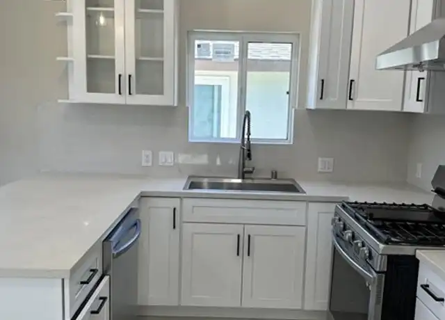 Property at 14011 Woodlawn Ave Unit 2, Tustin, CA, 92780, 2 beds, 2 baths, [object Object]