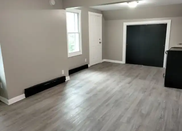 Property at 271-273 Pearl St Unit Rear Up, Rochester, NY, 14607, 0 beds, 1 bath, [object Object]