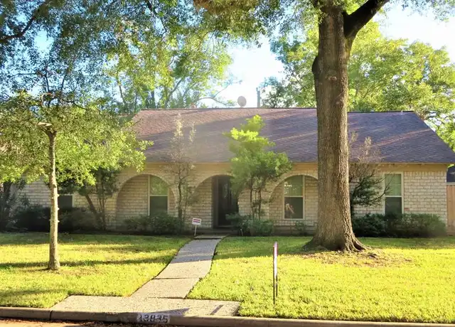 Property at 13935 Saint Marys Ln, Houston, TX, 77079, 4 beds, 2.5 baths, [object Object]