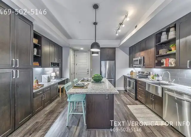 Property at 1212 Singleton Blvd, Dallas, TX, 75212, 0 beds, 1 bath, [object Object]