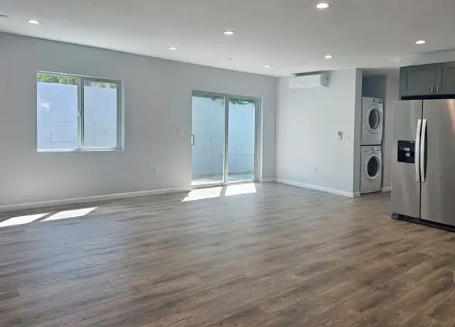 Property at 10620 Kester Ave, Mission Hills, CA, 91345, 2 beds, 2 baths, [object Object]