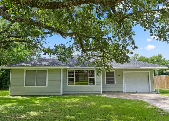Property at 2112 Hillcrest Dr, Bay City, TX, 77414, 3 beds, 1.5 baths, [object Object]