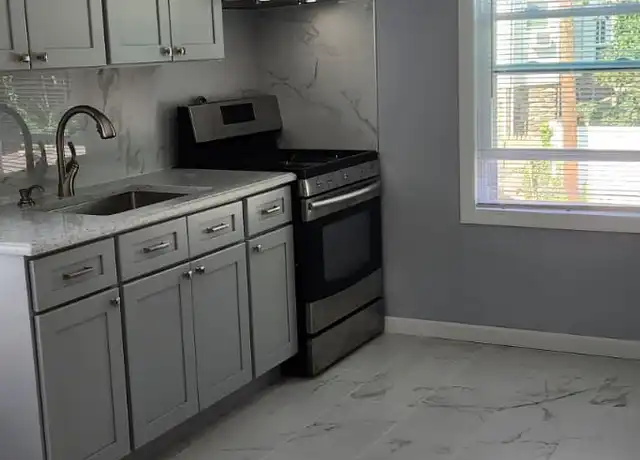 Property at 427 Homestead Ave Unit 2, Mt Vernon, NY, 10553, 3 beds, 1 bath, [object Object]