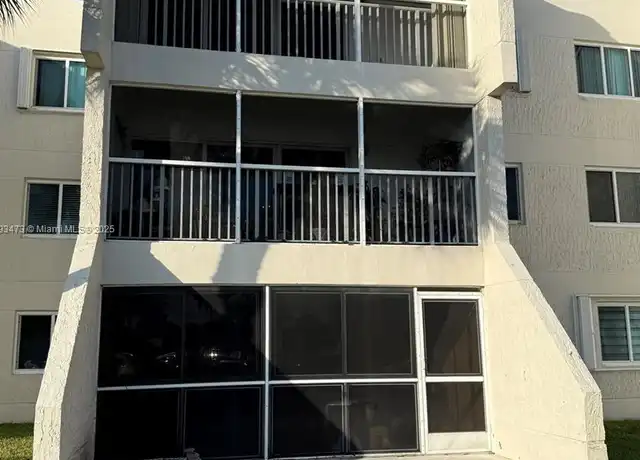 Property at 120 Lakeview Dr #114, Weston, FL, 33326, 2 beds, 2 baths, [object Object]