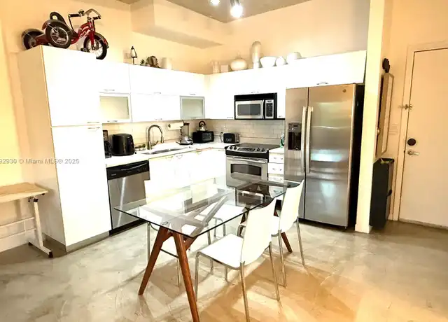 Property at 234 NE 3rd St #303, Miami, FL, 33132, 1 bed, 1 bath, [object Object]