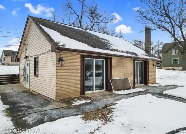 Property at 8041 Granada Ave, Brighton, MI, 48114, 2 beds, 1 bath, [object Object]