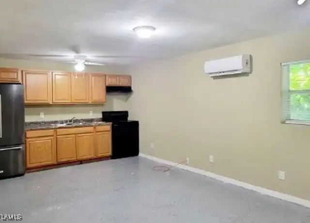 Property at 5504B Third Ave, Fort Myers, FL, 33907, 1 bed, 1 bath, [object Object]