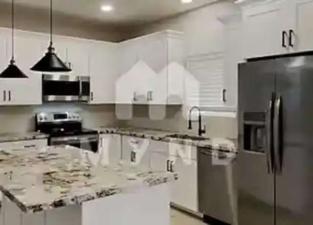 Property at 7236 W Zak Rd, Phoenix, AZ, 85043, 3 beds, 2 baths, [object Object]