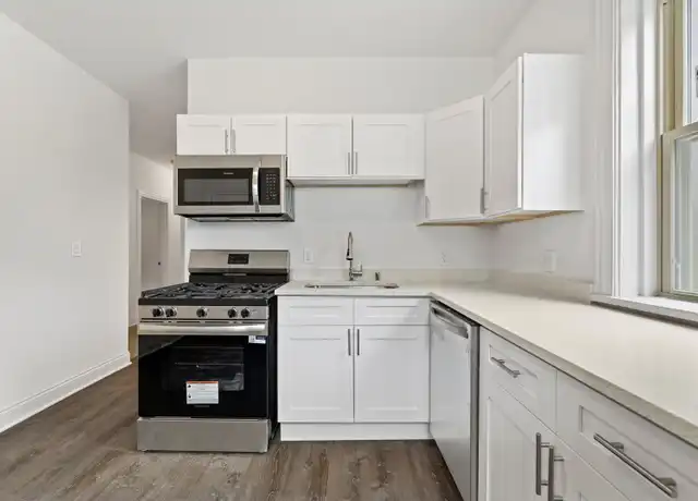 Property at 2905 N Bartlett Ave Unit 3, Milwaukee, WI, 53211, 3 beds, 1 bath, [object Object]
