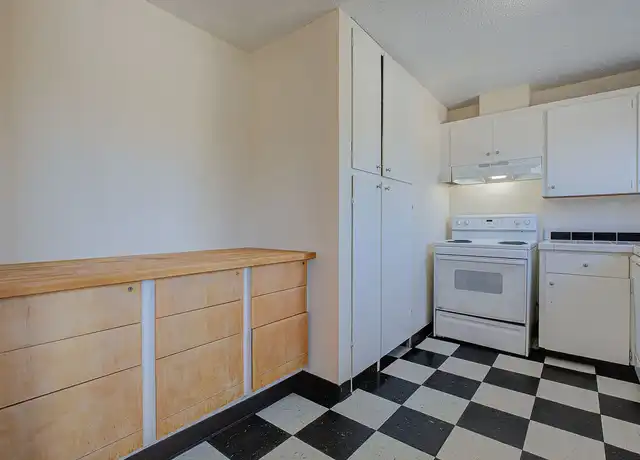 Property at Crown Point - 2925 SE 50th Ave, Portland, OR, 97206, 1 bed, 1 bath, [object Object]