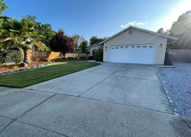 Property at 824 Fountain Cir, Redding, CA, 96003, 3 beds, 2 baths, [object Object]