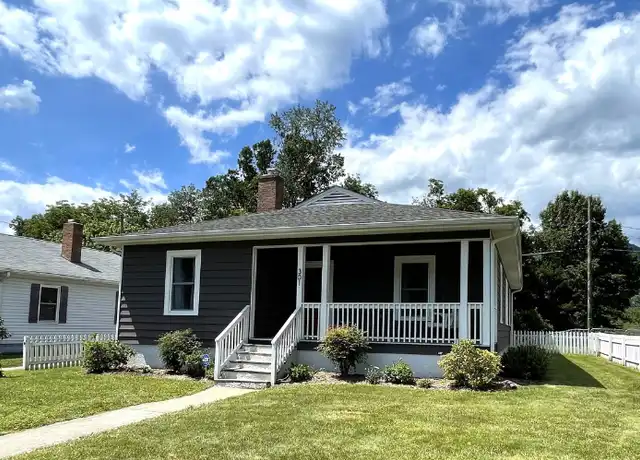 Property at 301 Richmond Ave, Swannanoa, NC, 28778, 3 beds, 2 baths, [object Object]