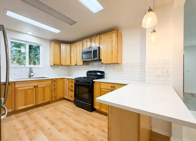 Property at 5521 Brooklyn Ave NE, Seattle, WA, 98105, 4 beds, 2 baths, [object Object]