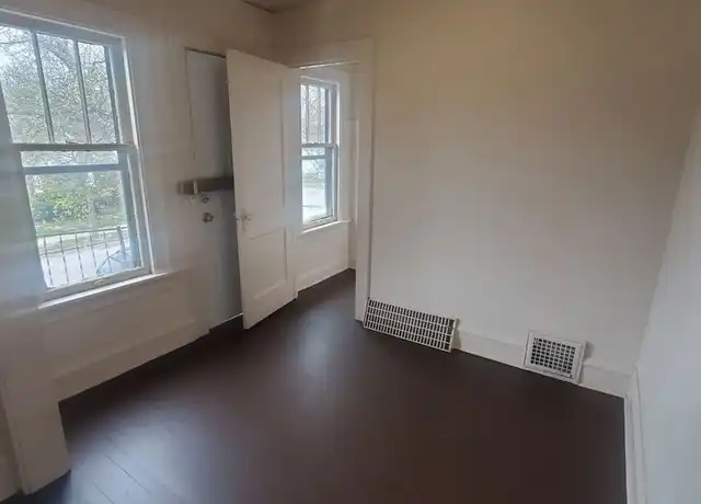 Property at 3736 N 17th St #3738, Milwaukee, WI, 53206, 2 beds, 1 bath, [object Object]