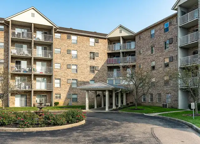 Property at Vantage Pointe West - 2706 E Tower Dr, Cincinnati, OH, 45238, 1 bed, 1 bath, [object Object]