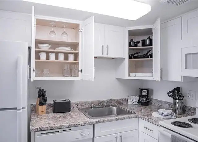 Property at Scottsdale Park Suites - 1251 N Miller Rd, Scottsdale, AZ, 85257, 1 bed, 1 bath, [object Object]