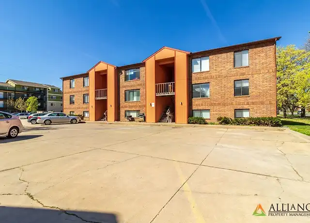 Property at 913 Bluemont Ave Unit 05, Manhattan, KS, 66502, 3 beds, 1.5 baths, [object Object]