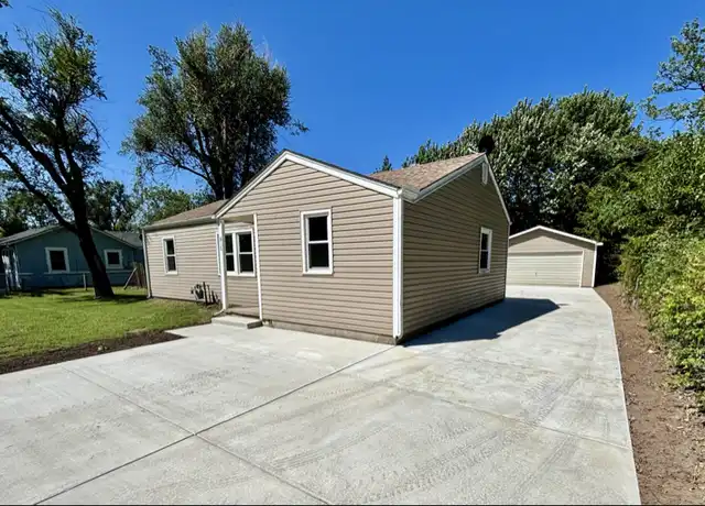 Property at 817 N Clara St, Wichita, KS, 67212, 3 beds, 1 bath, [object Object]