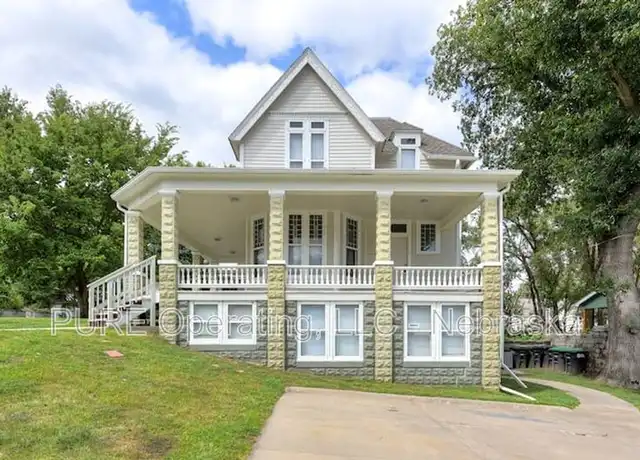 Property at 2518 Woolworth Ave Unit 1, Omaha, NE, 68105, 2 beds, 1 bath, [object Object]