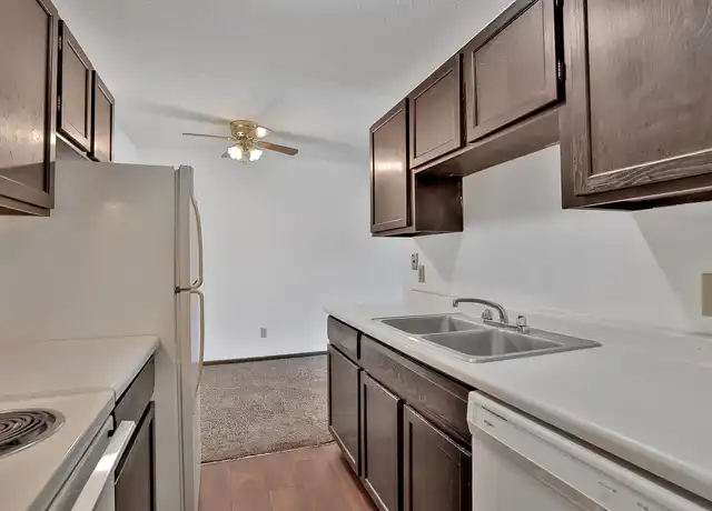 Property at Dockside Apartments on Lake Minnetonka - 2450 Island Dr, Spring Park, MN, 55384, 1-2 bed, 1 bath, [object Object]