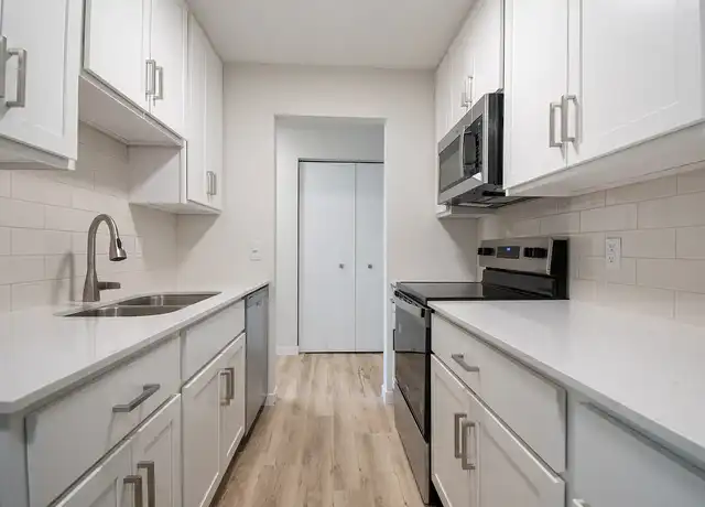 Property at Dockside Apartments on Lake Minnetonka - 2450 Island Dr, Spring Park, MN, 55384, 1-2 bed, 1 bath, [object Object]
