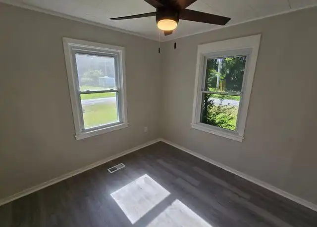 Property at 215 S Conrad St, Benton, AR, 72015, 3 beds, 1 bath, [object Object]
