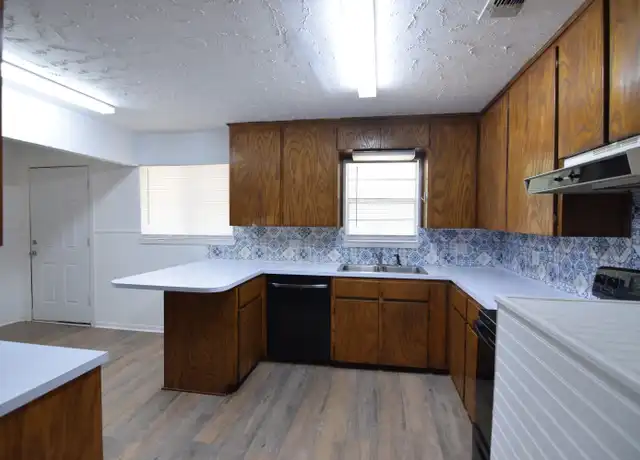 Property at 301 S 7th St, Copperas Cove, TX, 76522, 3 beds, 1 bath, [object Object]