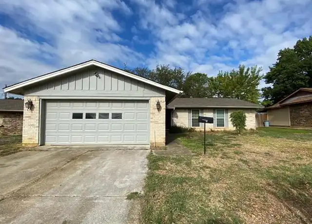 Property at 701 Victoria Dr, Euless, TX, 76039, 3 beds, 2 baths, [object Object]