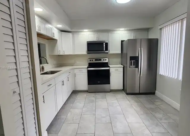 Property at 1351 SW 141st Ave Unit 207G, Pembroke Pines, FL, 33027, 1 bed, 1.5 baths, [object Object]