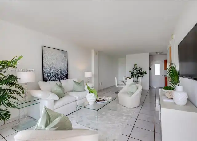 Property at 1300 Lincoln Rd Unit B802, Miami Beach, FL, 33139, 1 bed, 1 bath, [object Object]