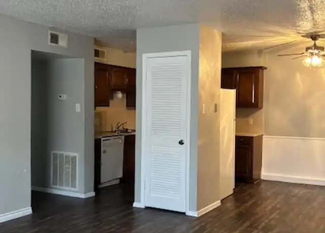 Property at 4018 Holly Rd Unit 09, Corpus Christi, TX, 78411, 2 beds, 2 baths, [object Object]
