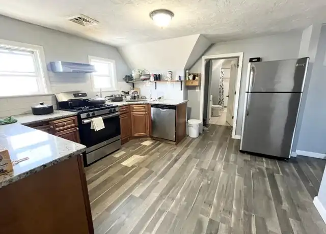 Property at 211 Elm St, Everett, MA, 02149, 2 beds, 1 bath, [object Object]