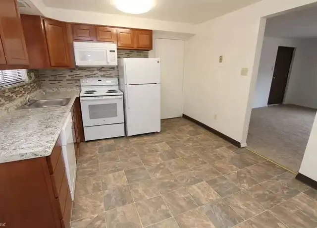 Property at 246 Elliott Rd, Monroeville, PA, 15146, 2 beds, 1 bath, [object Object]