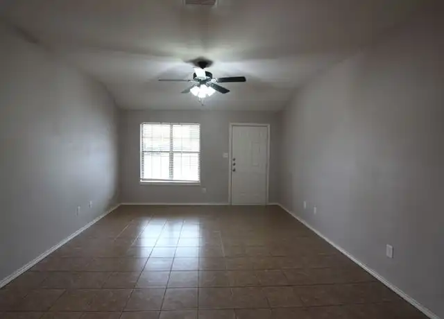 Property at 17013 Loring Ln, Lindale, TX, 75771, 3 beds, 2 baths, [object Object]
