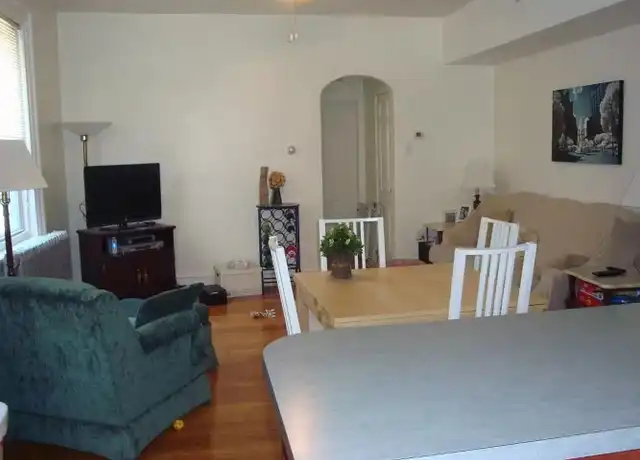 Property at 711 Walnut St Unit 2R, Philadelphia, PA, 19106, 2 beds, 2 baths, [object Object]