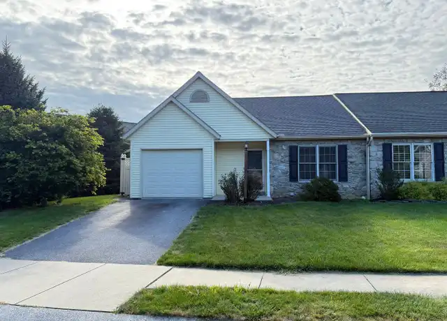 Property at 32 Pebble Creek Dr, Lititz, PA, 17543, 2 beds, 2 baths, [object Object]