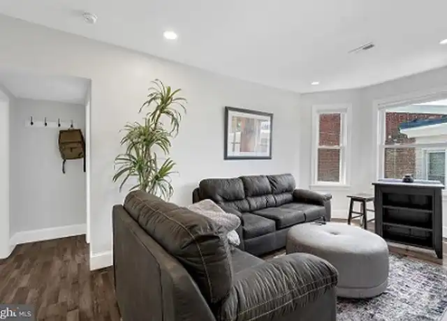 Property at 2913 N Market St Unit B, Wilmington, DE, 19802, 2 beds, 1 bath, [object Object]