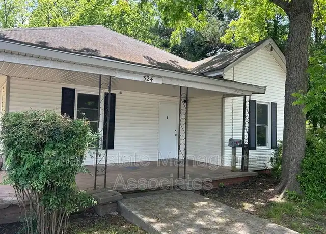 Property at 324 W Poplar St Unit B, Griffin, GA, 30224, 3 beds, 1 bath, [object Object]
