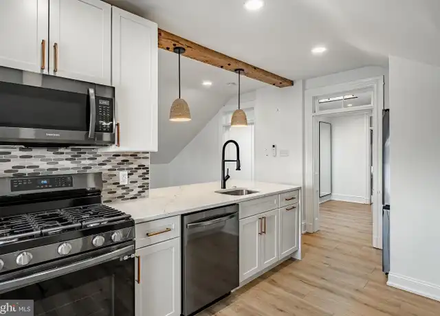 Property at 305 S Walnut St Unit 6, West Chester, PA, 19382, 2 beds, 1 bath, [object Object]