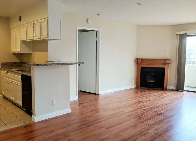 Photo of 428 Hawthorne St, Glendale, CA 91204