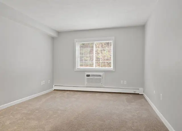 Photo of 22a Country Club Dr, Manchester, NH 03102