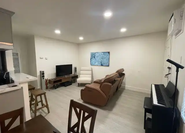 Property at 337 E Poplar St Unit 12, Stockton, CA, 95202, 1 bed, 1 bath, [object Object]