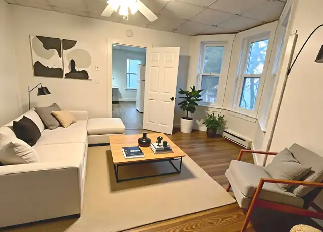 Property at 218 S Market St Apt 201, Elizabethtown, PA, 17022, 2 beds, 1 bath, [object Object]