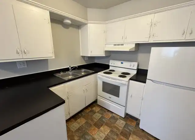 Property at 9132 E 10th St, Indianapolis, IN, 46229, 1 bed, 1 bath, [object Object]