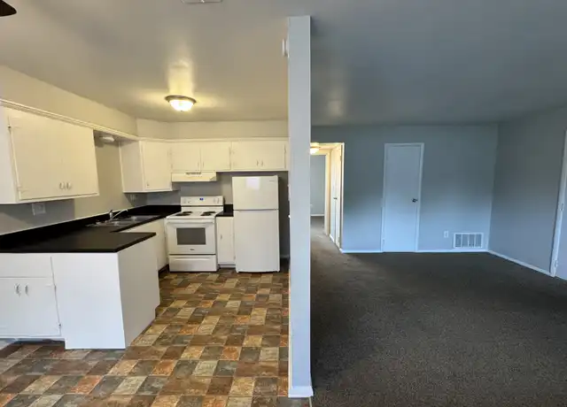 Property at 9132 E 10th St, Indianapolis, IN, 46229, 1 bed, 1 bath, [object Object]