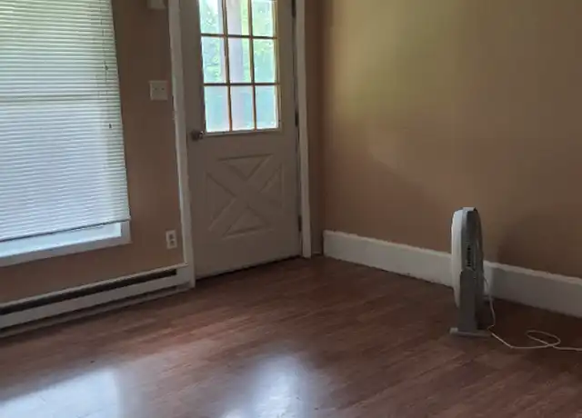 Property at 8 Hooper St Apt B, Athens, OH, 45701, 3 beds, 1.5 baths, [object Object]