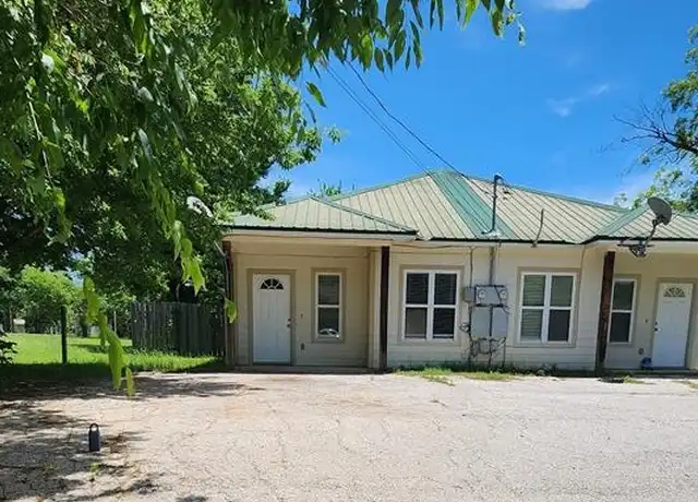 Property at 605 M L K Dr Unit A, Elgin, TX, 78621, 2 beds, 1 bath, [object Object]